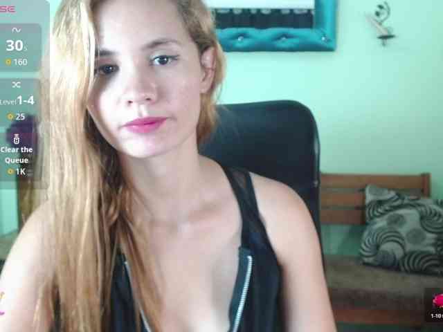 VictoriaJones- webcam