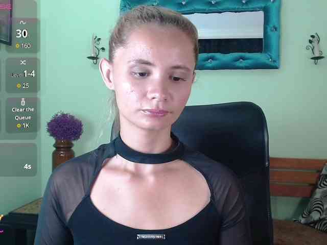 VictoriaJones- webcam