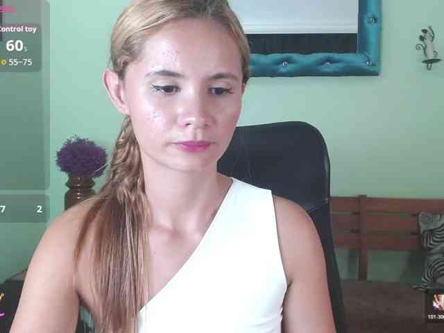 VictoriaJones- webcam