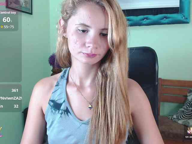 VictoriaJones- webcam