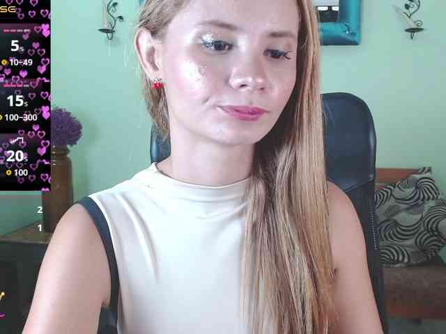 VictoriaJones- webcam