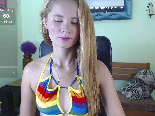 VictoriaJones- webcam