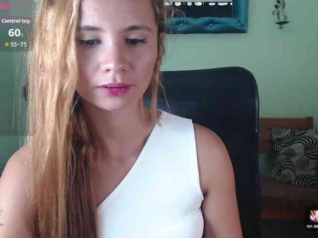 VictoriaJones- webcam