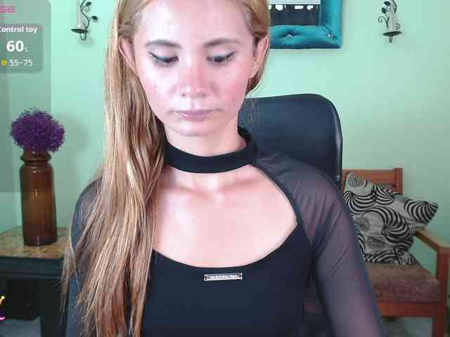 VictoriaJones- webcam
