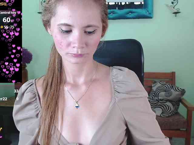 VictoriaJones- webcam