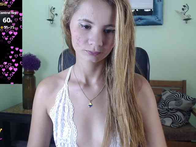 VictoriaJones- webcam