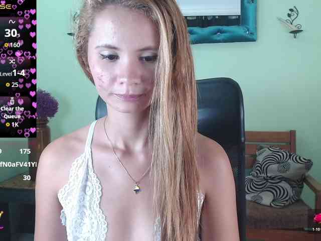 VictoriaJones- webcam
