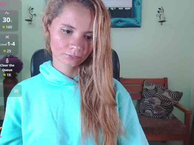 VictoriaJones- webcam
