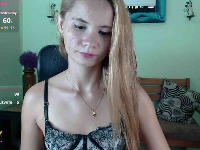 VictoriaJones- webcam
