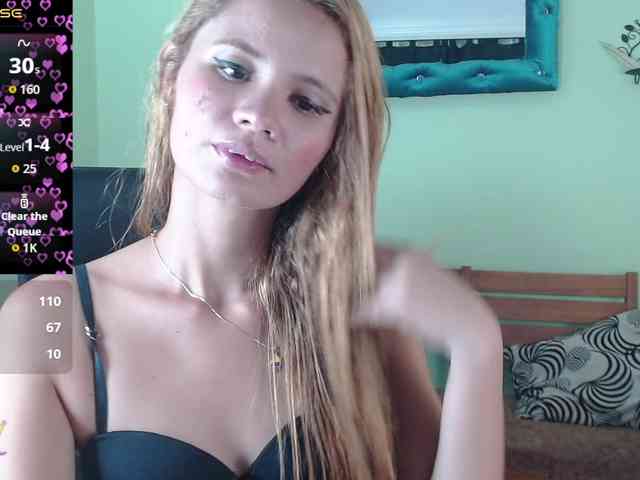 VictoriaJones- webcam