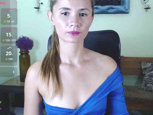 VictoriaJones- webcam