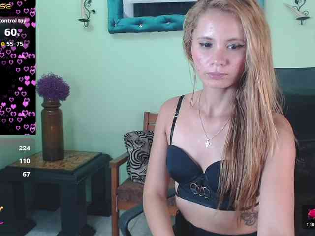 VictoriaJones- webcam