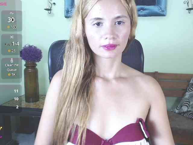 VictoriaJones- webcam