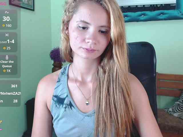 VictoriaJones- webcam