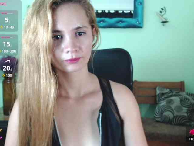 VictoriaJones- webcam