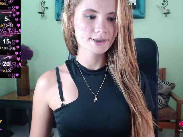 VictoriaJones- webcam