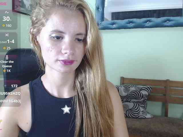 VictoriaJones- webcam