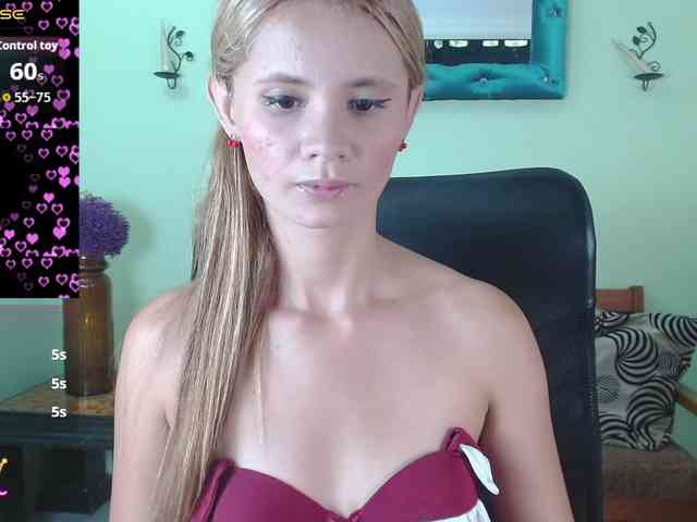 VictoriaJones- webcam