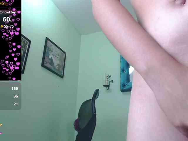 VictoriaJones- webcam