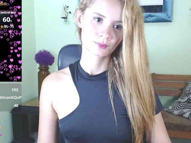 VictoriaJones- webcam