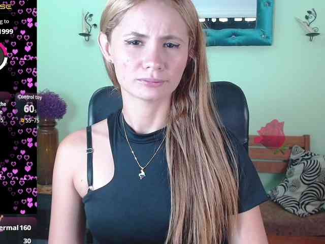 VictoriaJones- webcam