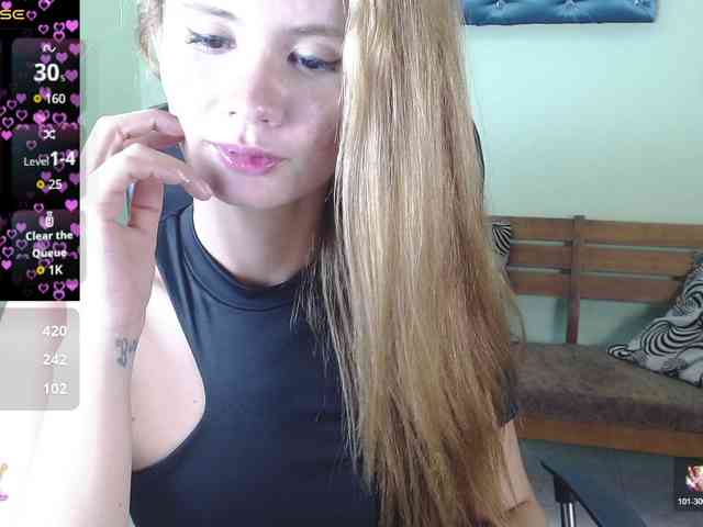 VictoriaJones- webcam