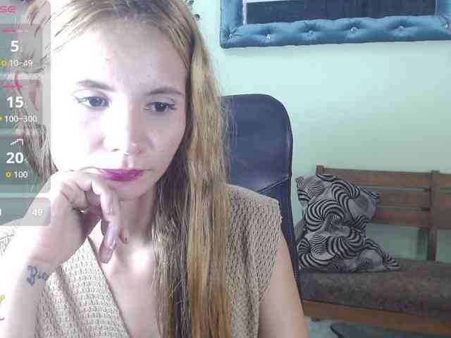 VictoriaJones- webcam