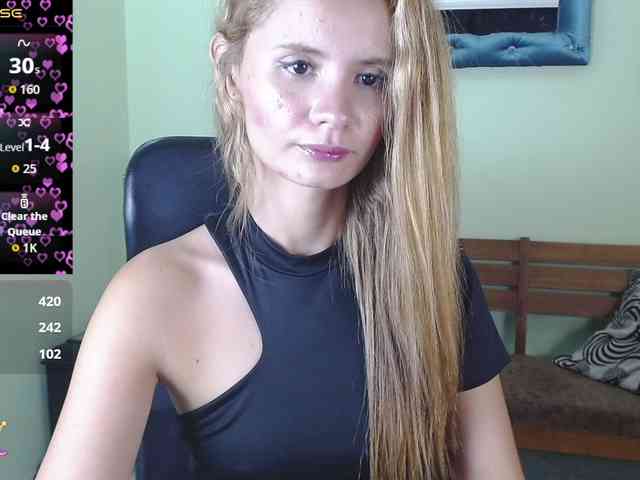 VictoriaJones- webcam