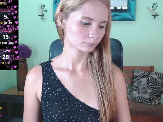 VictoriaJones- webcam