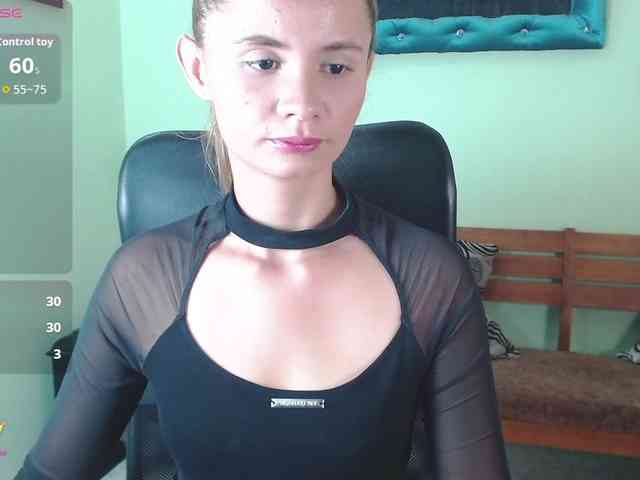 VictoriaJones- webcam