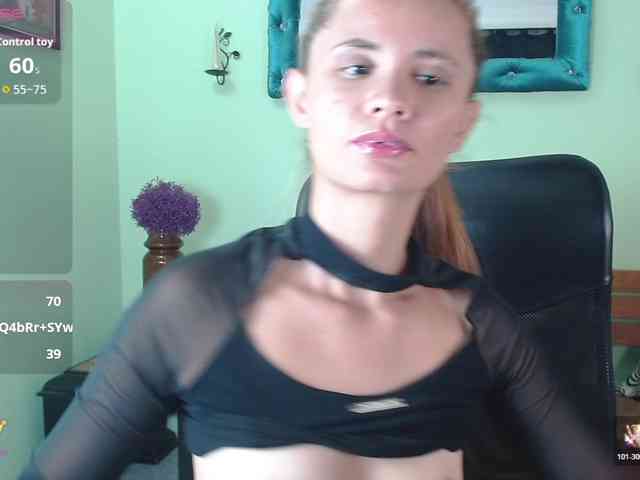 VictoriaJones- webcam