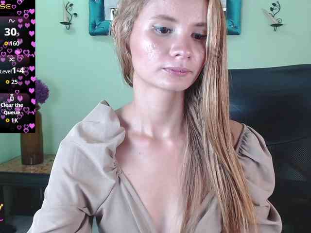 VictoriaJones- webcam