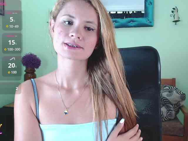 VictoriaJones- webcam