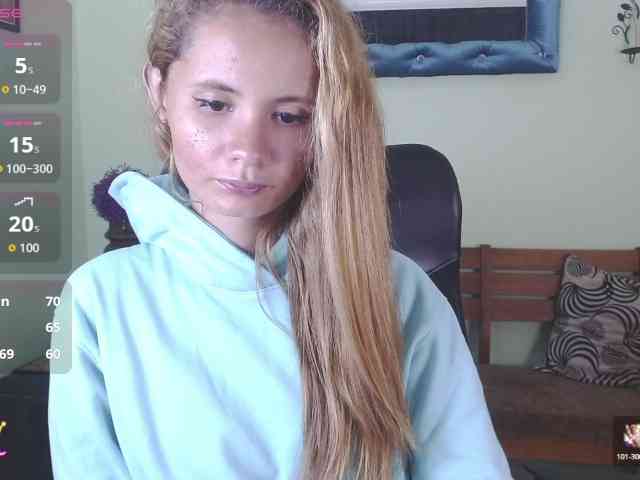 VictoriaJones- webcam