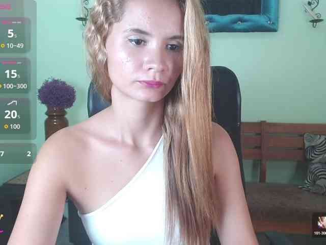 VictoriaJones- webcam