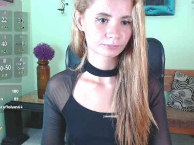 VictoriaJones- webcam