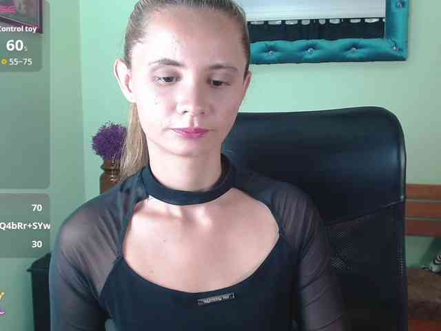 VictoriaJones- webcam