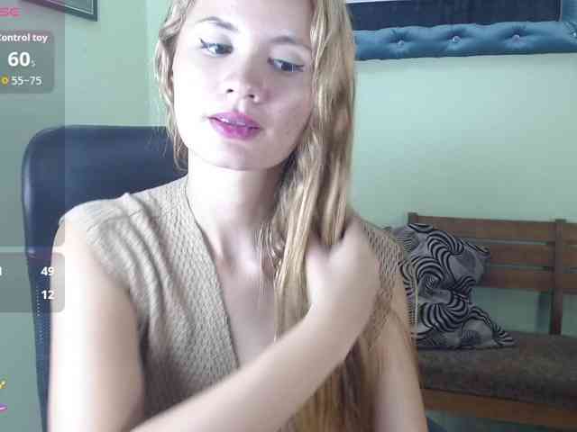 VictoriaJones- webcam