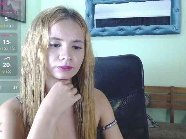 VictoriaJones- webcam