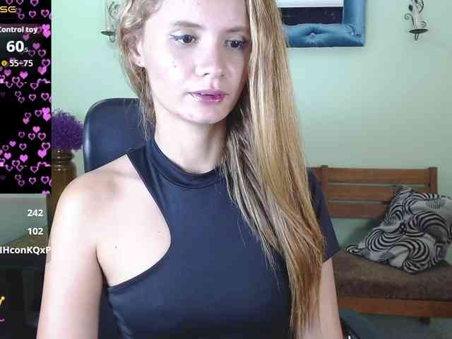 VictoriaJones- webcam