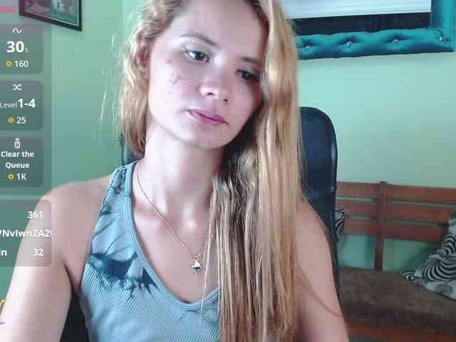 VictoriaJones- webcam