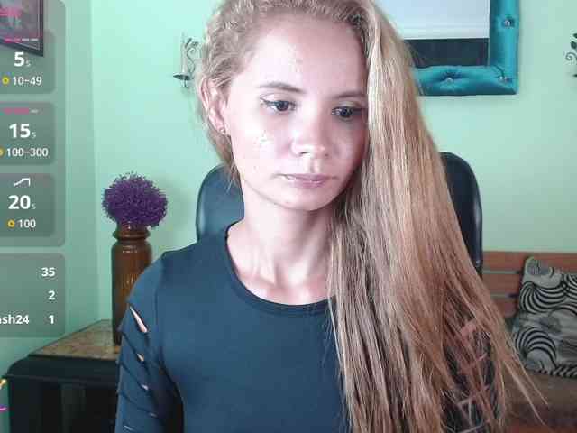 VictoriaJones- webcam