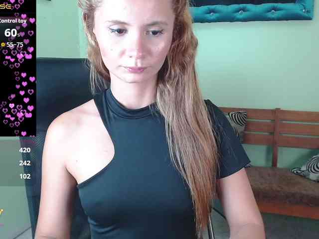 VictoriaJones- webcam