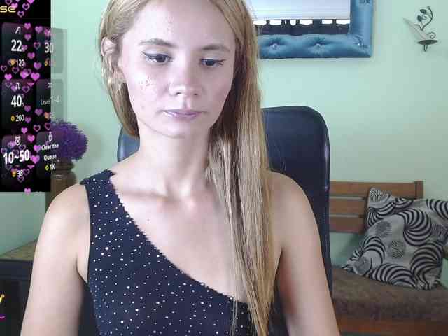 VictoriaJones- webcam