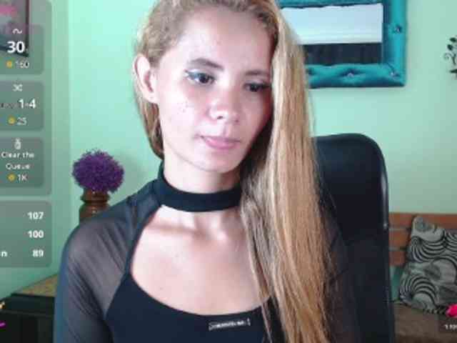 VictoriaJones- webcam