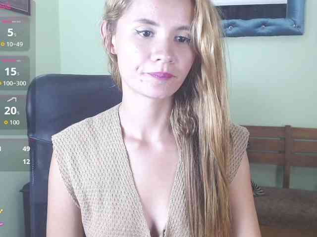 VictoriaJones- webcam