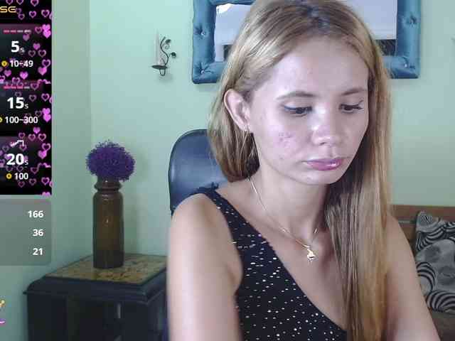 VictoriaJones- webcam
