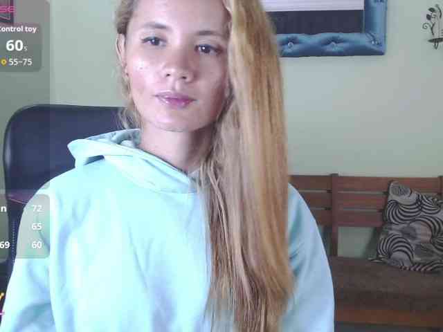 VictoriaJones- webcam