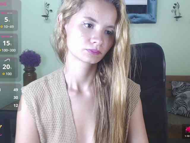 VictoriaJones- webcam