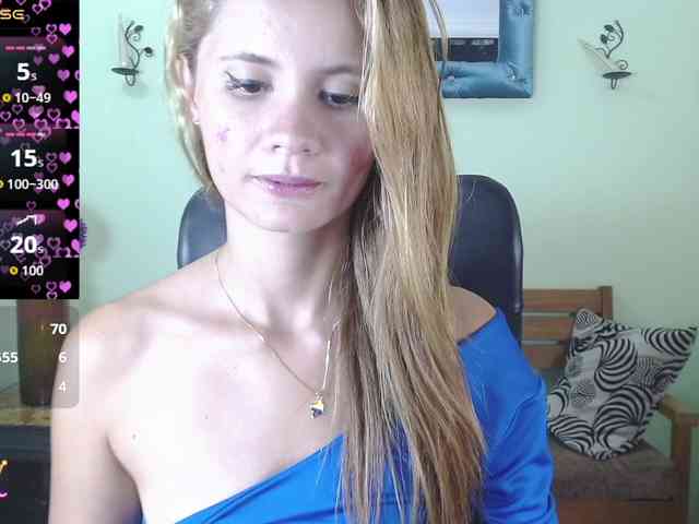 VictoriaJones- webcam